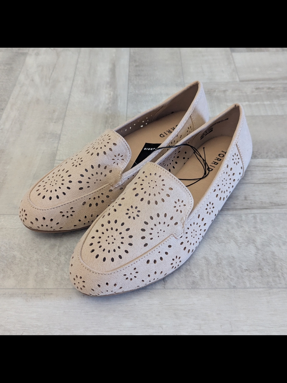 Torrid Womens 9.5 WW Perforated Detail Flats Tan Slip On Loafers Boho Comfort - Picture 2 of 8